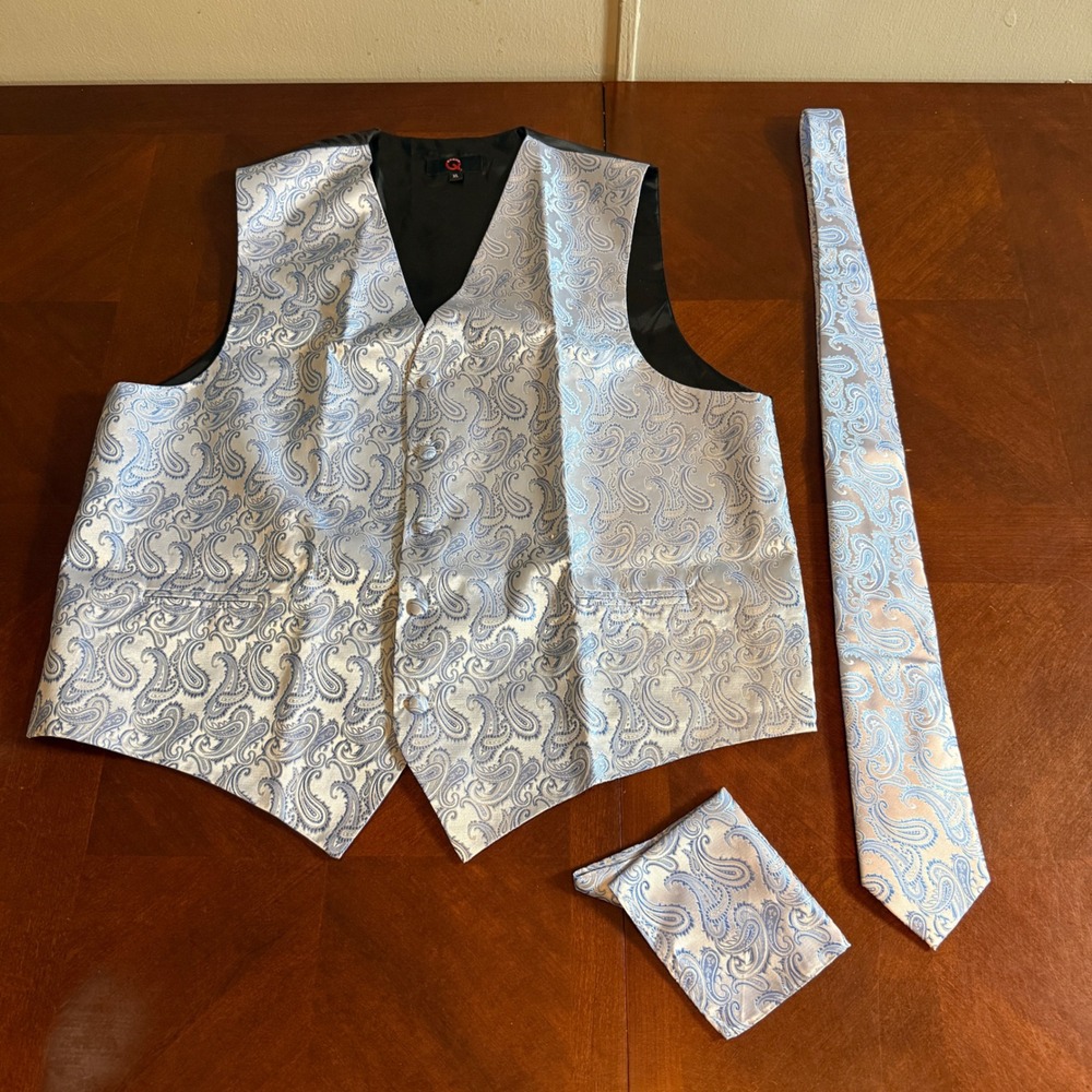 Brand Q Mens XL Paisley Vest Set Light Blue Silver Tie Pocket Square 3pc Formal